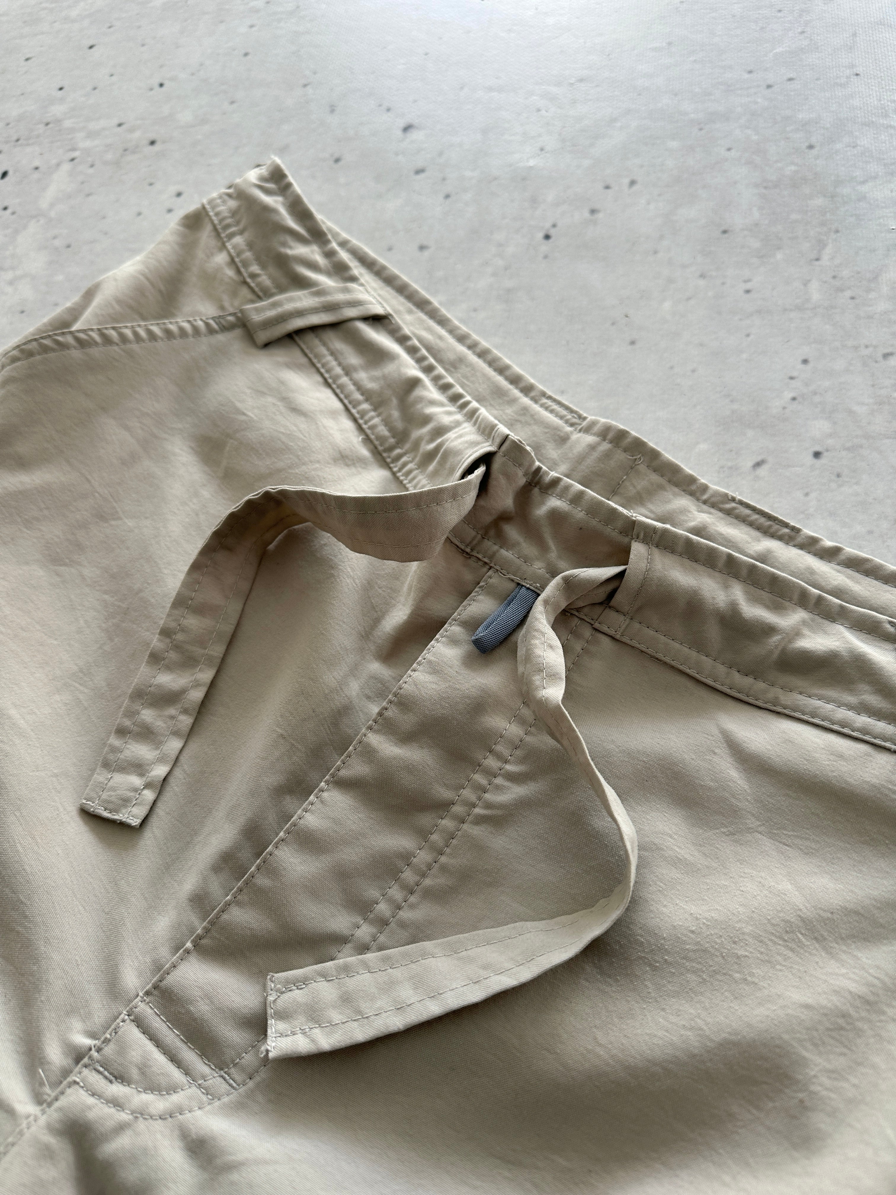 00's Nike ACG 2 in 1 Shorts / Pants (XL)