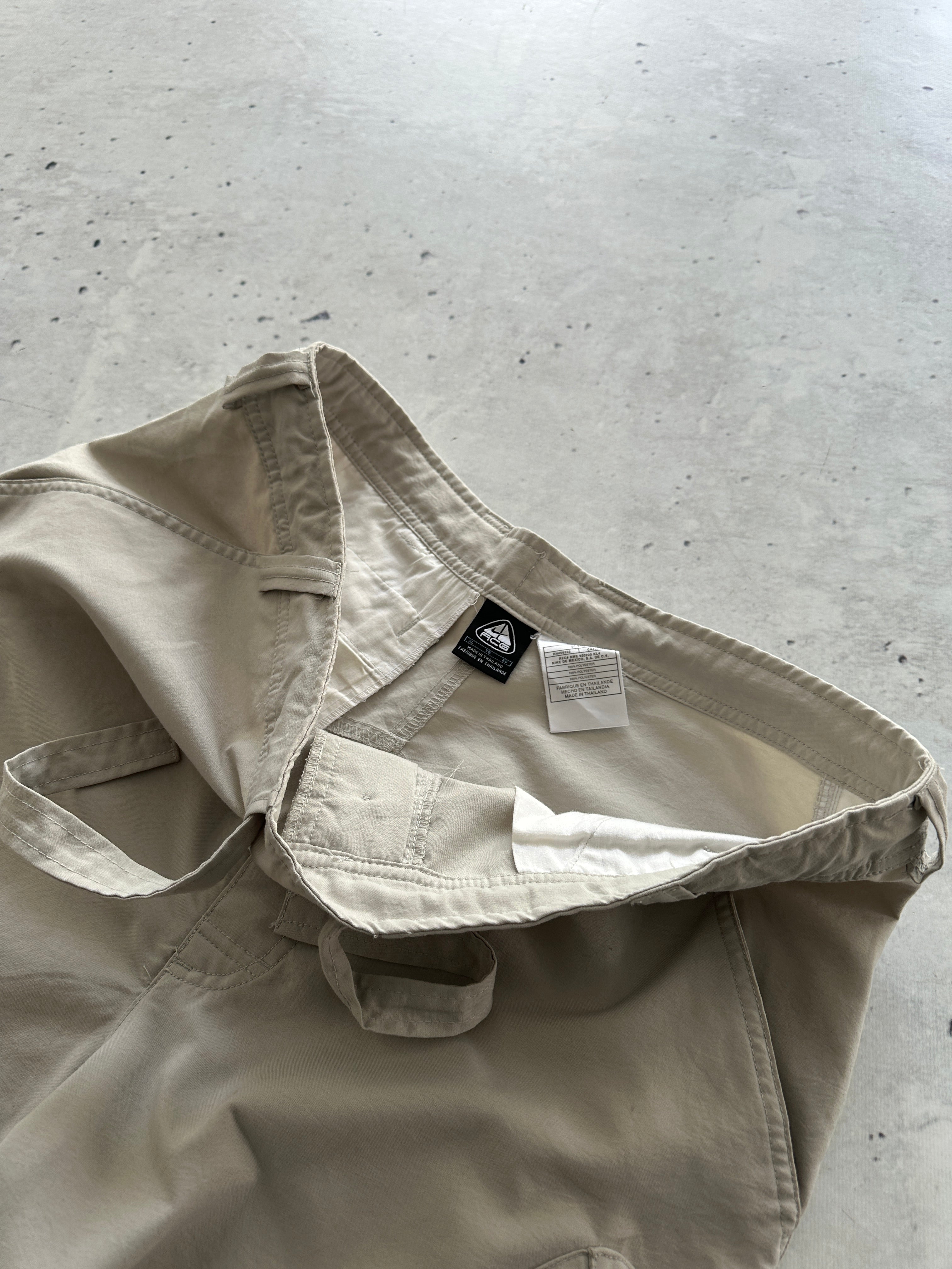 00's Nike ACG 2 in 1 Shorts / Pants (XL)