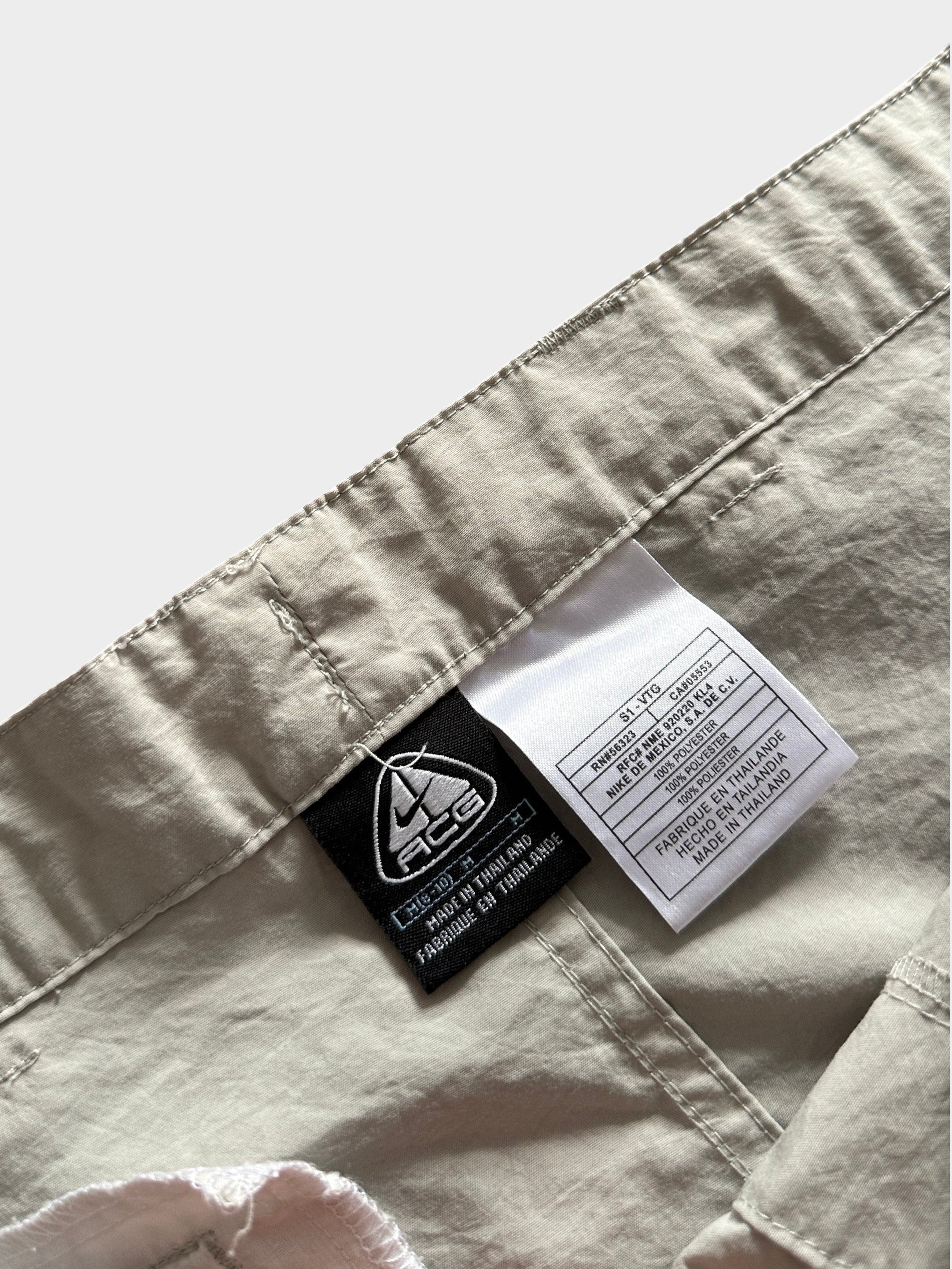 Nike ACG 2 in 1 Shorts / Trousers (Women's M)
