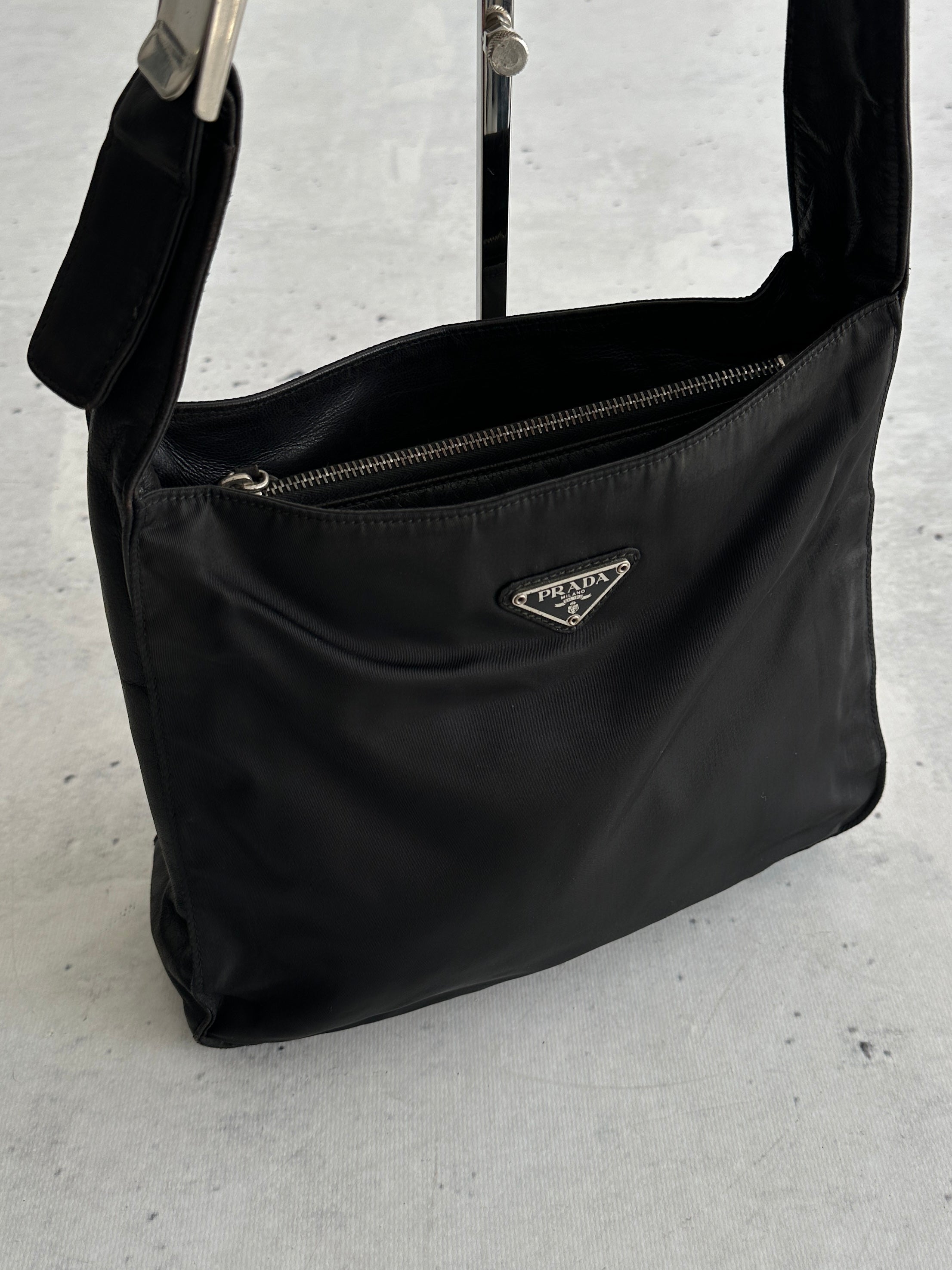 00's Prada Nylon Leather strap Bag (One Size)