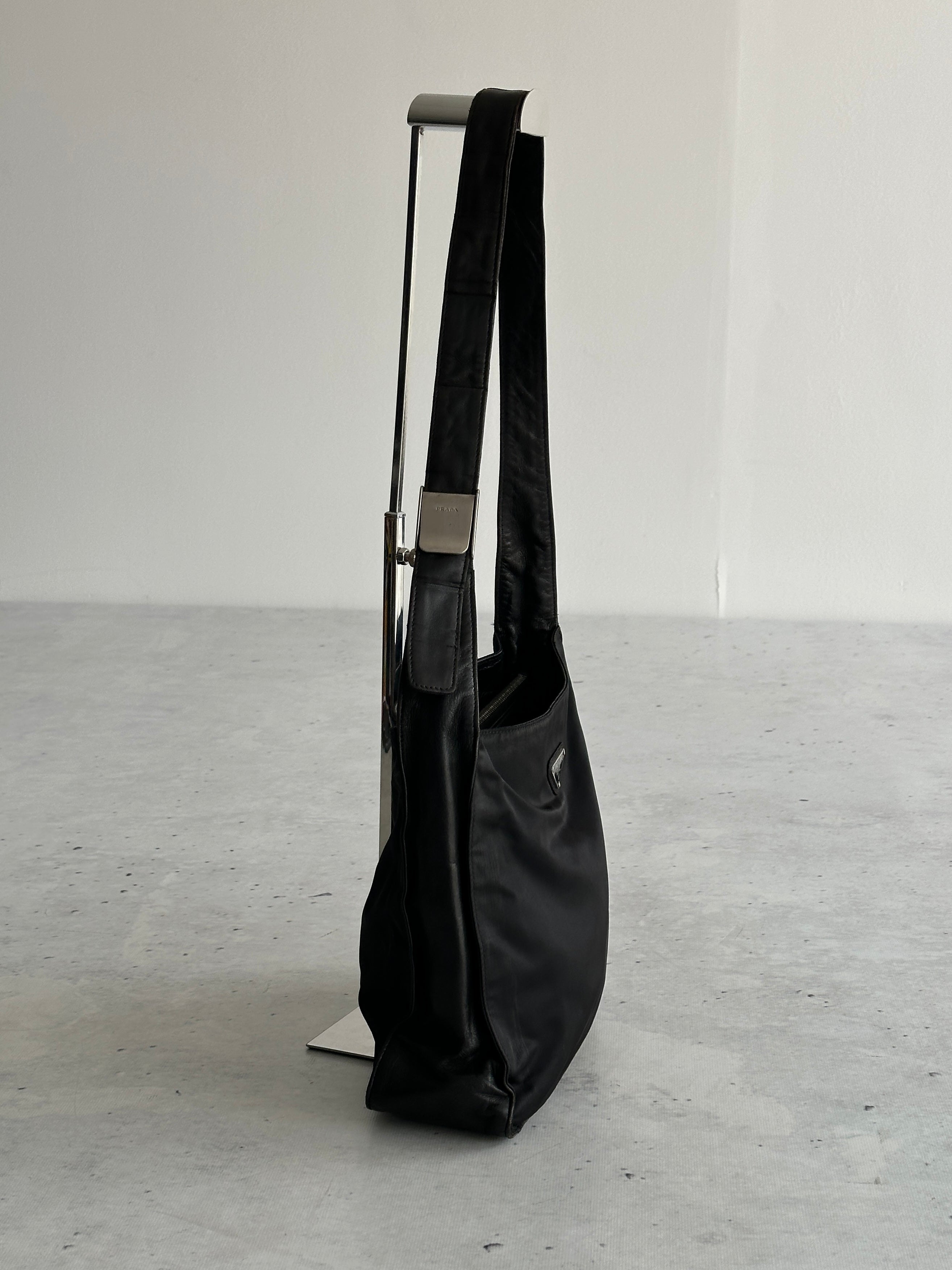 00's Prada Nylon Leather strap Bag (One Size)