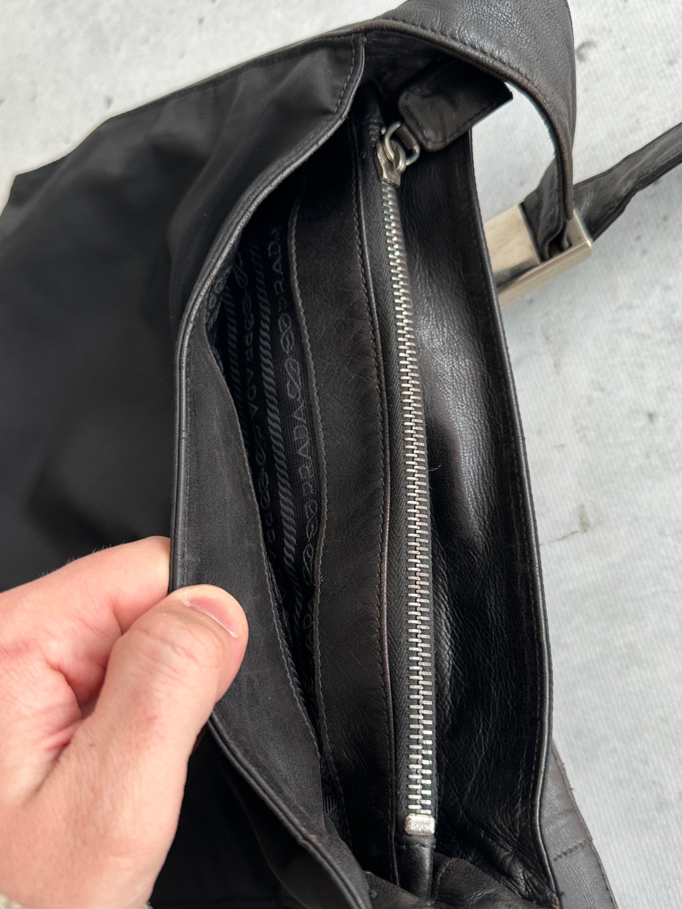 00's Prada Nylon Leather strap Bag (One Size)