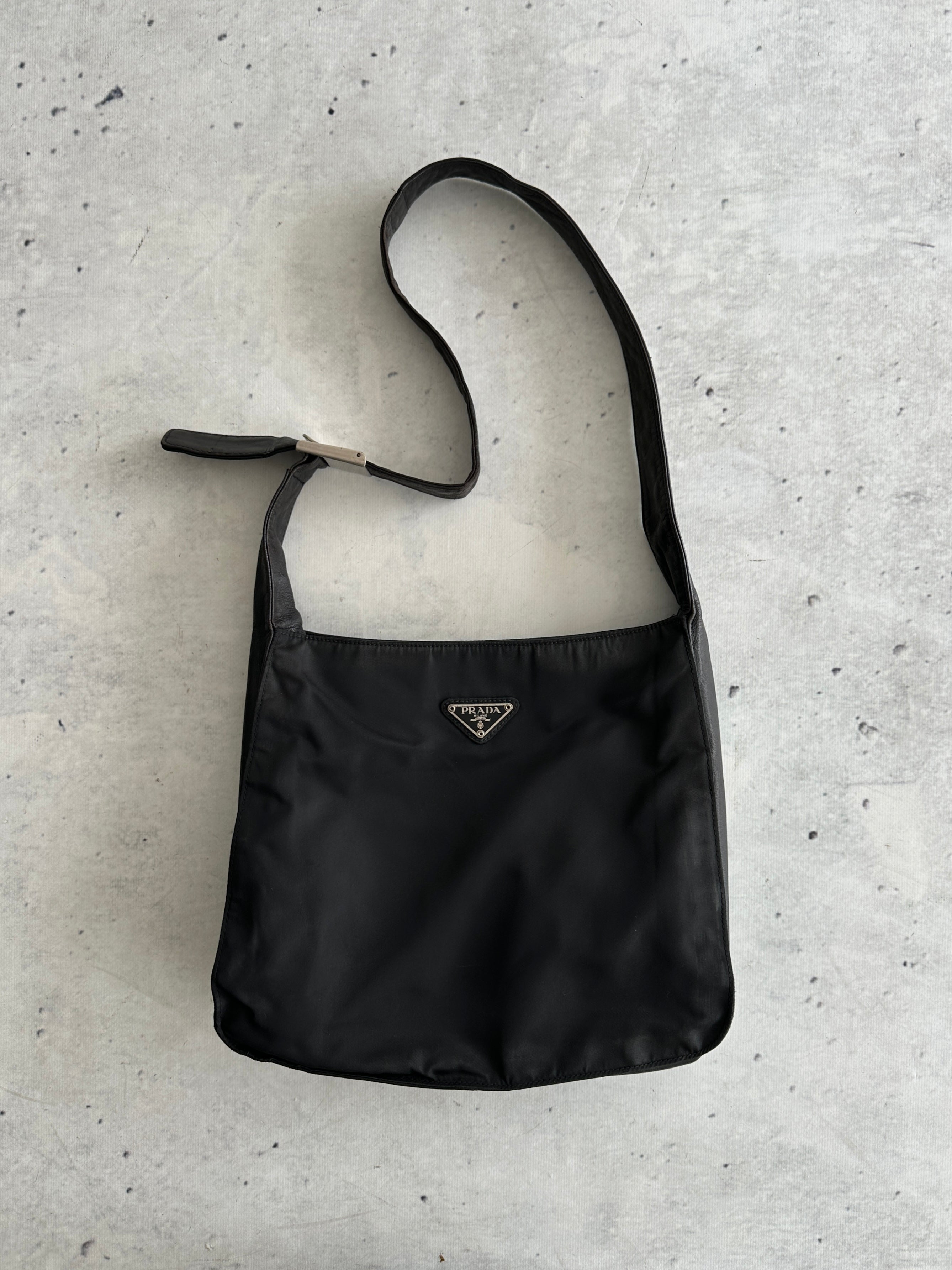 00's Prada Nylon Leather strap Bag (One Size)
