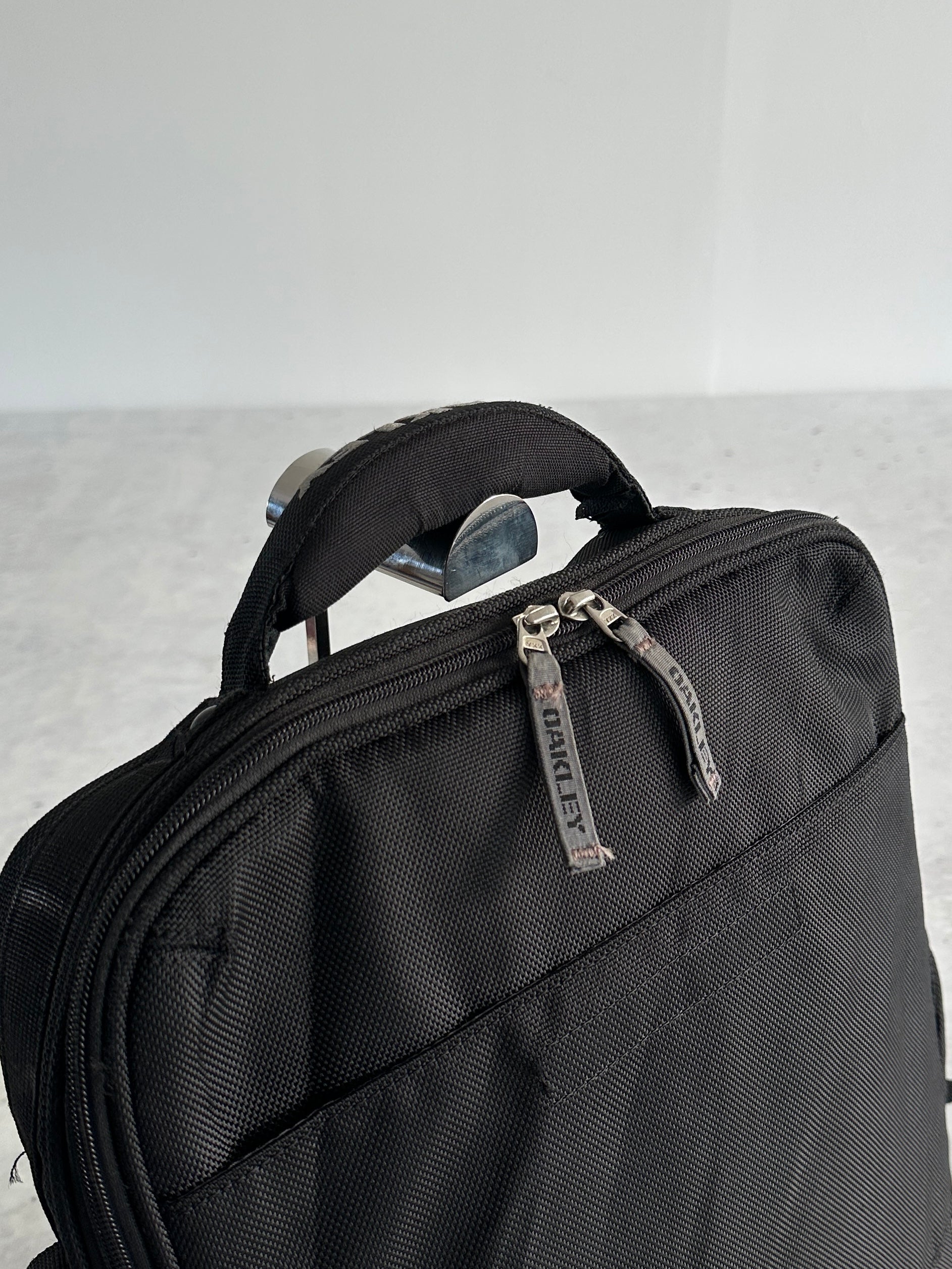 Oakley Vertical Messenger Bag (One Size)
