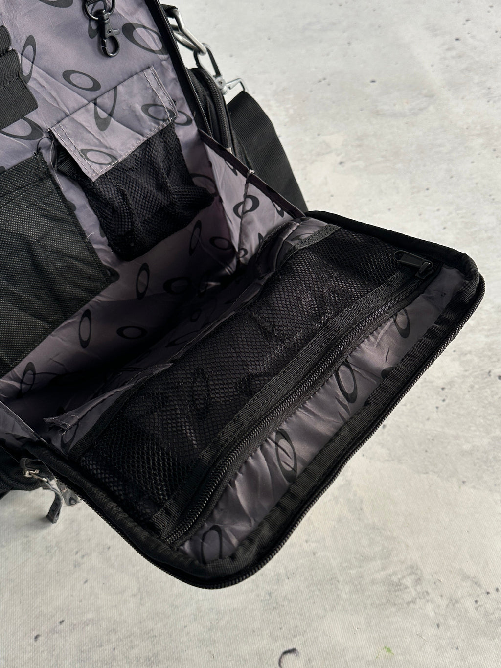 Oakley Vertical Messenger Bag (One Size)