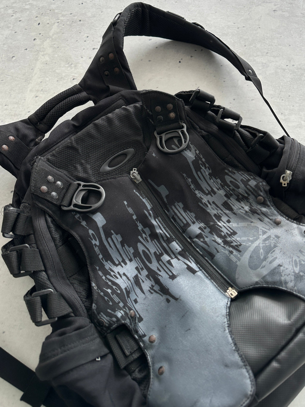 90's Oakley Tactical Backpack (One Size)