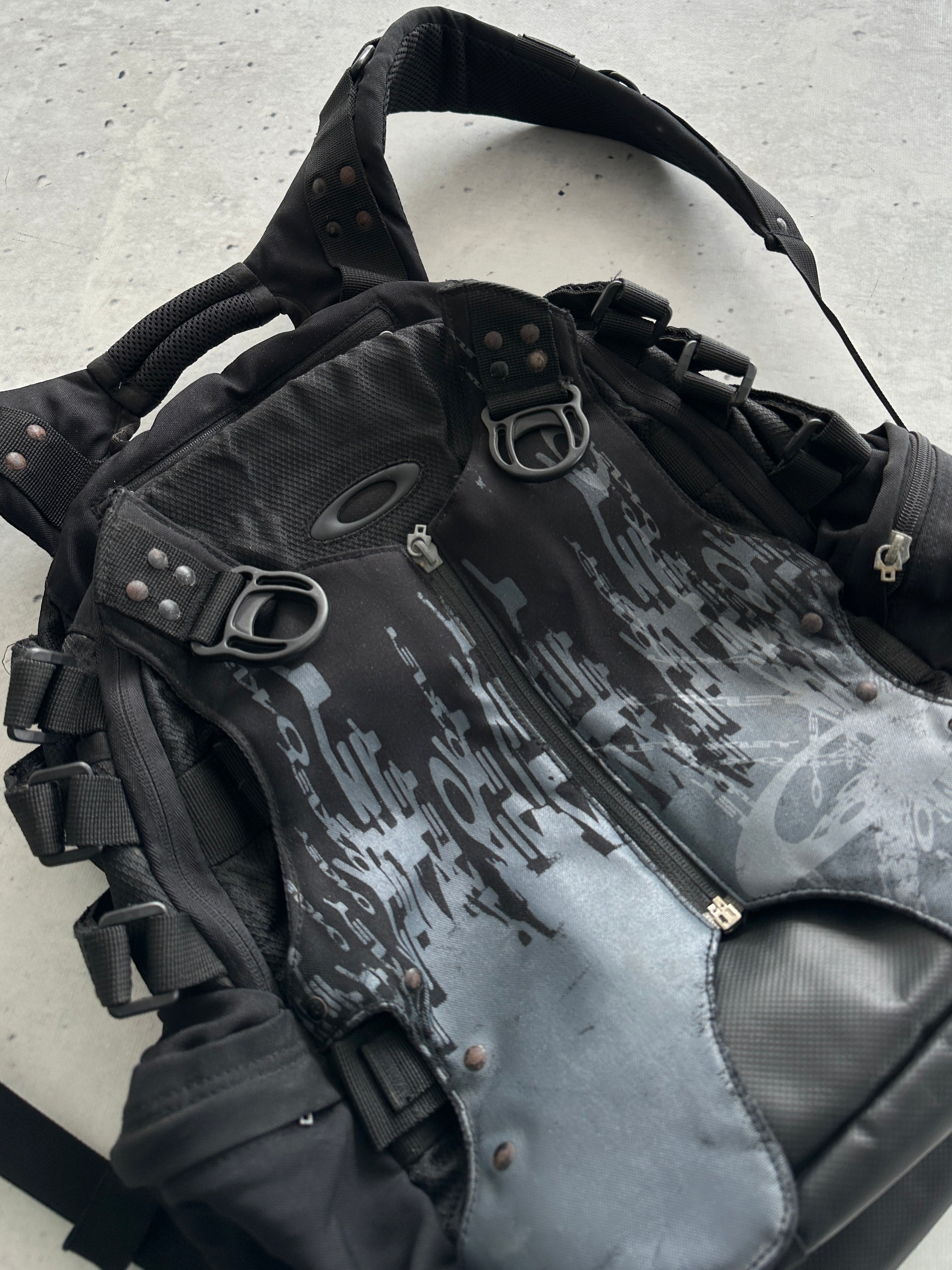 90's Oakley Tactical Backpack (One Size)