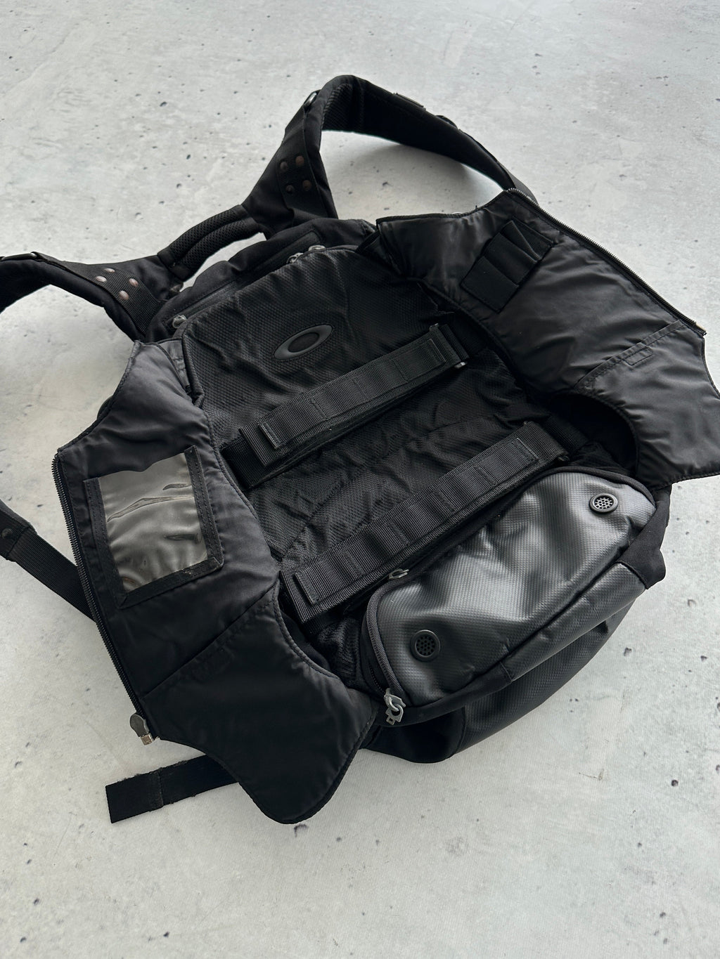 90's Oakley Tactical Backpack (One Size)