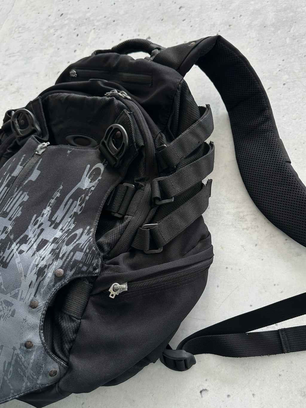 90's Oakley Tactical Backpack (One Size)