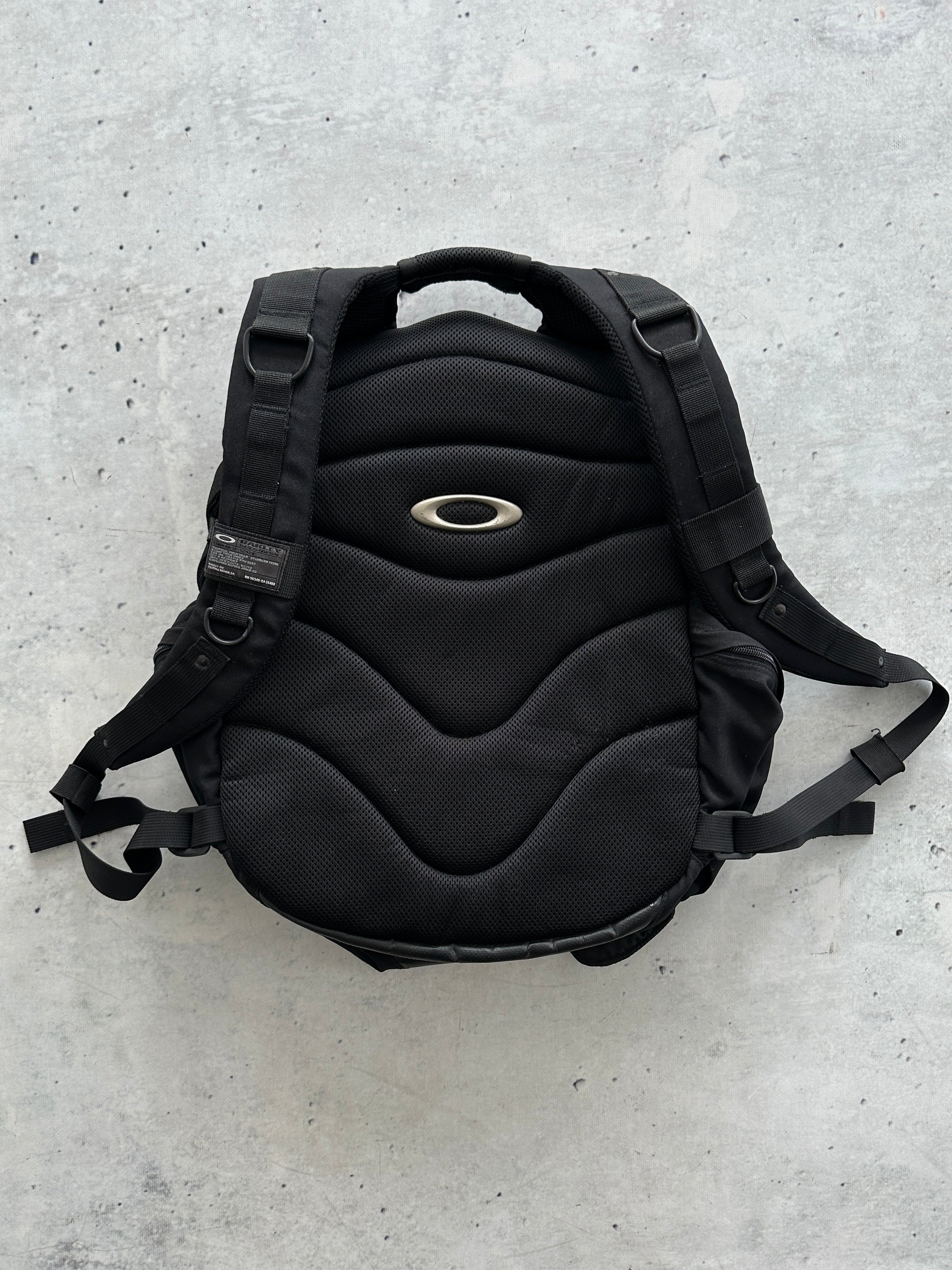 90's Oakley Tactical Backpack (One Size)