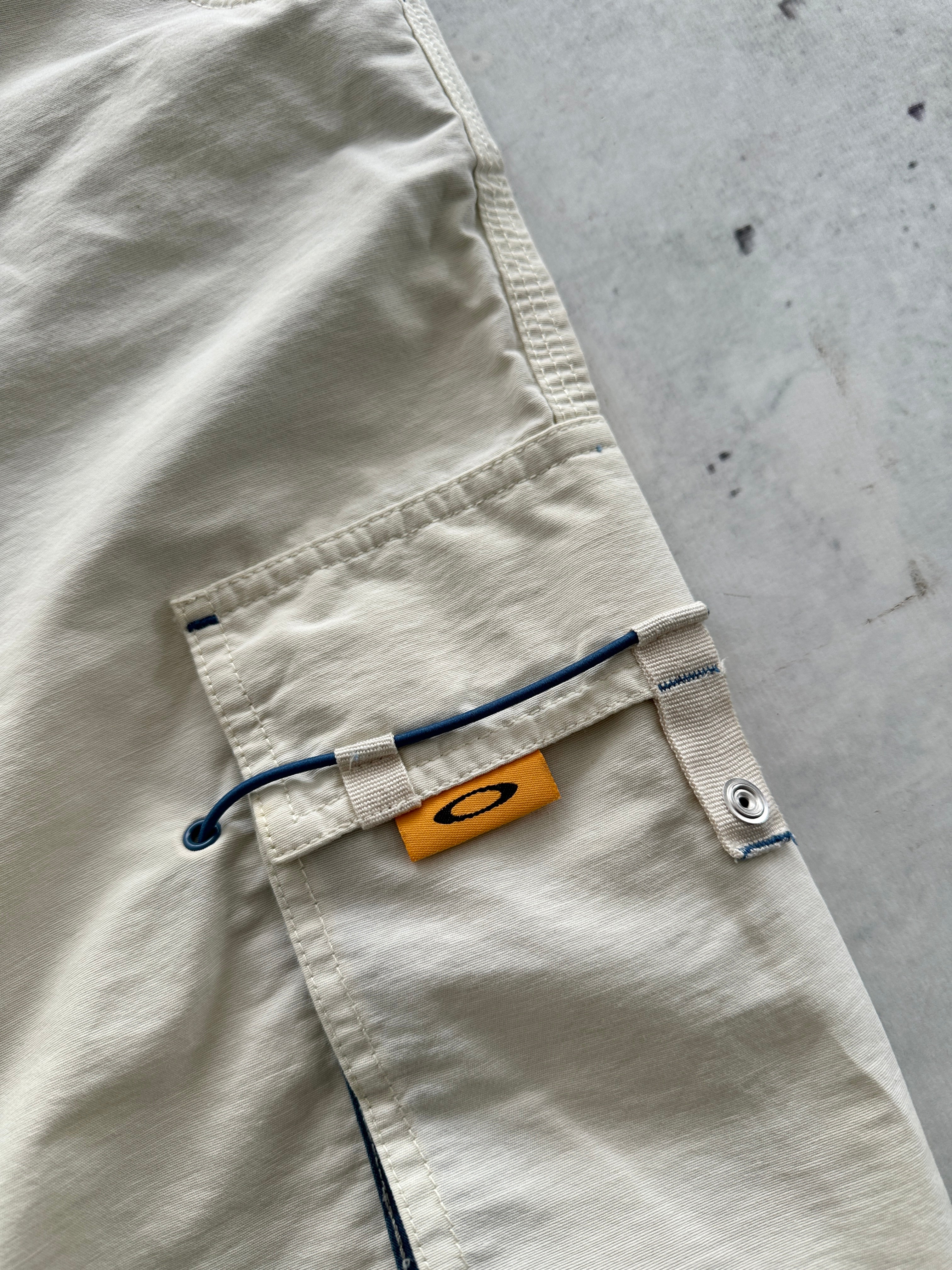00's Oakley Baggy cargo Shorts (W36)