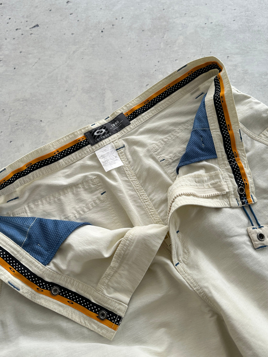 00's Oakley Baggy cargo Shorts (W36)