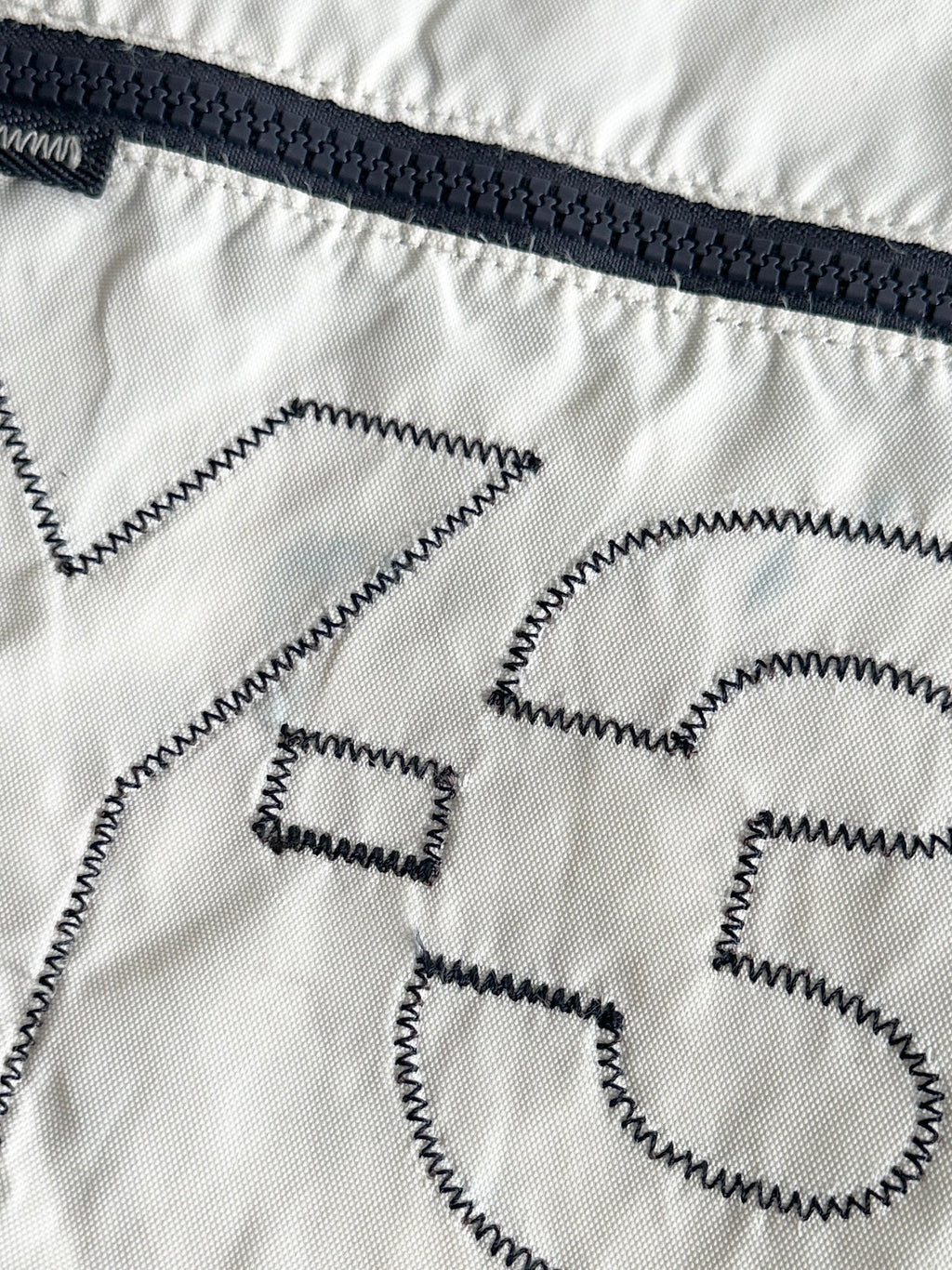 Y-3 Yohji Yamamoto Marine embroidered Messenger Bag (One Size)