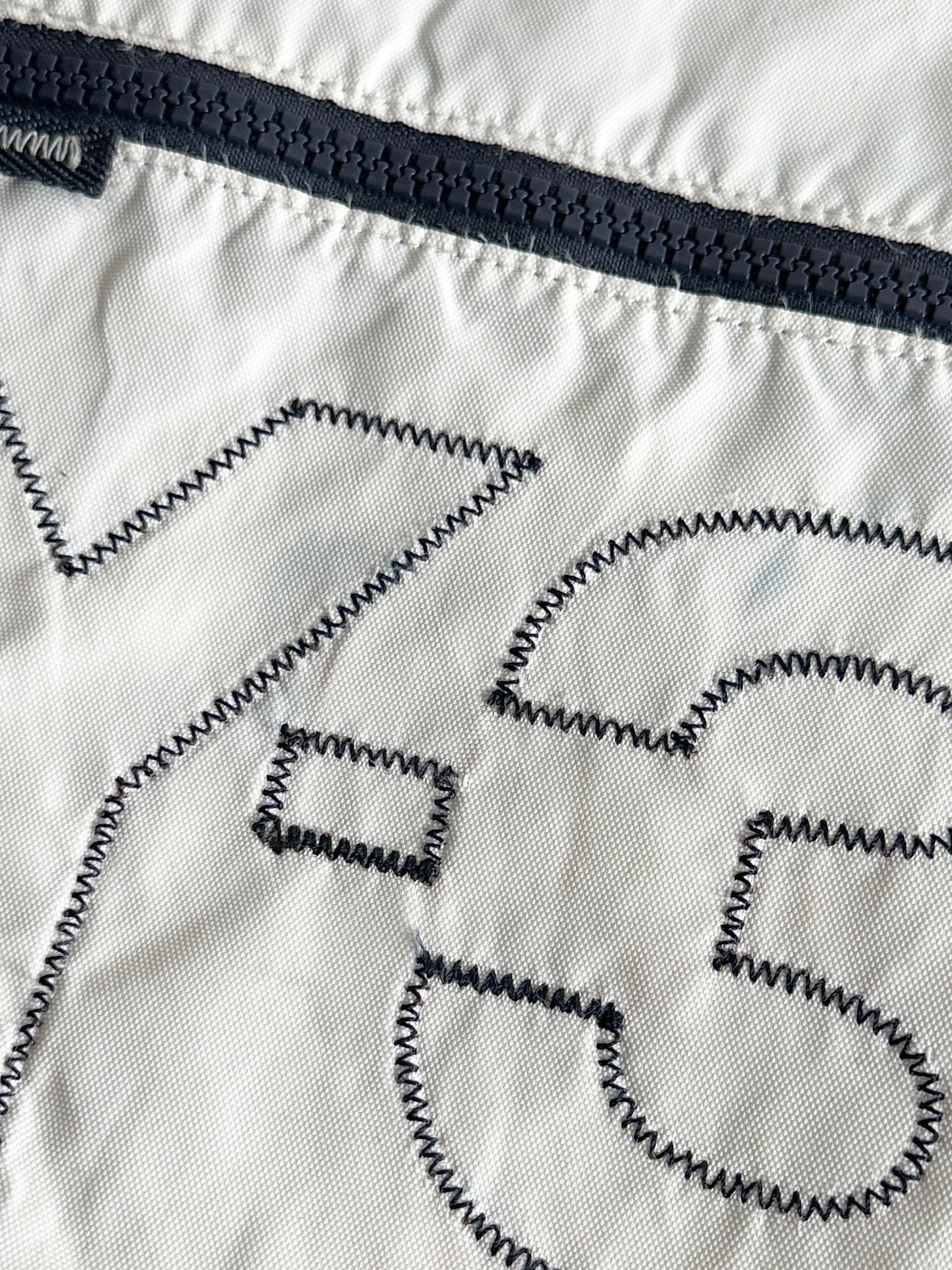 Y-3 Yohji Yamamoto Marine embroidered Messenger Bag (One Size)