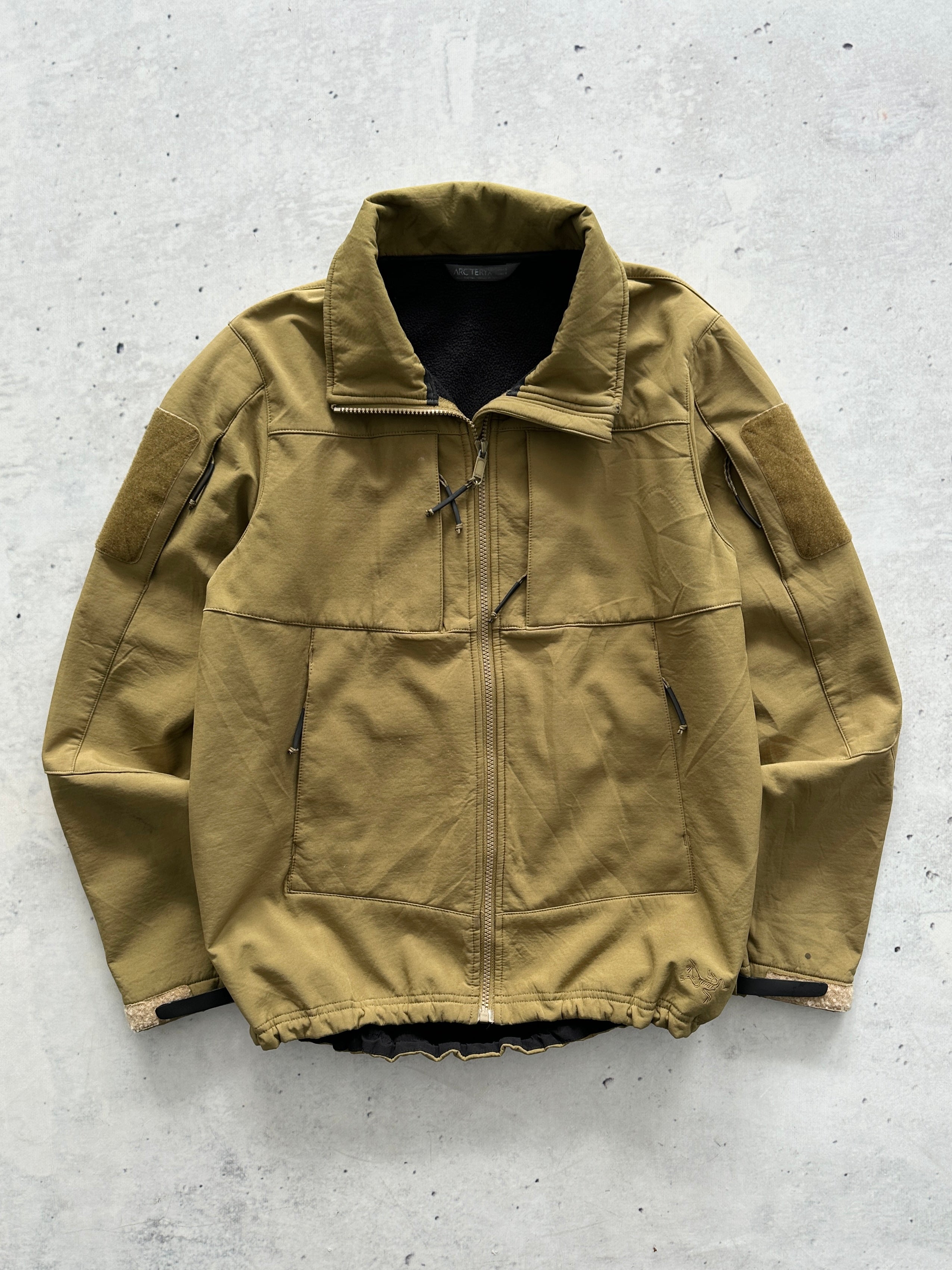 Arc'teryx leaf Zip Up Jacket (S)