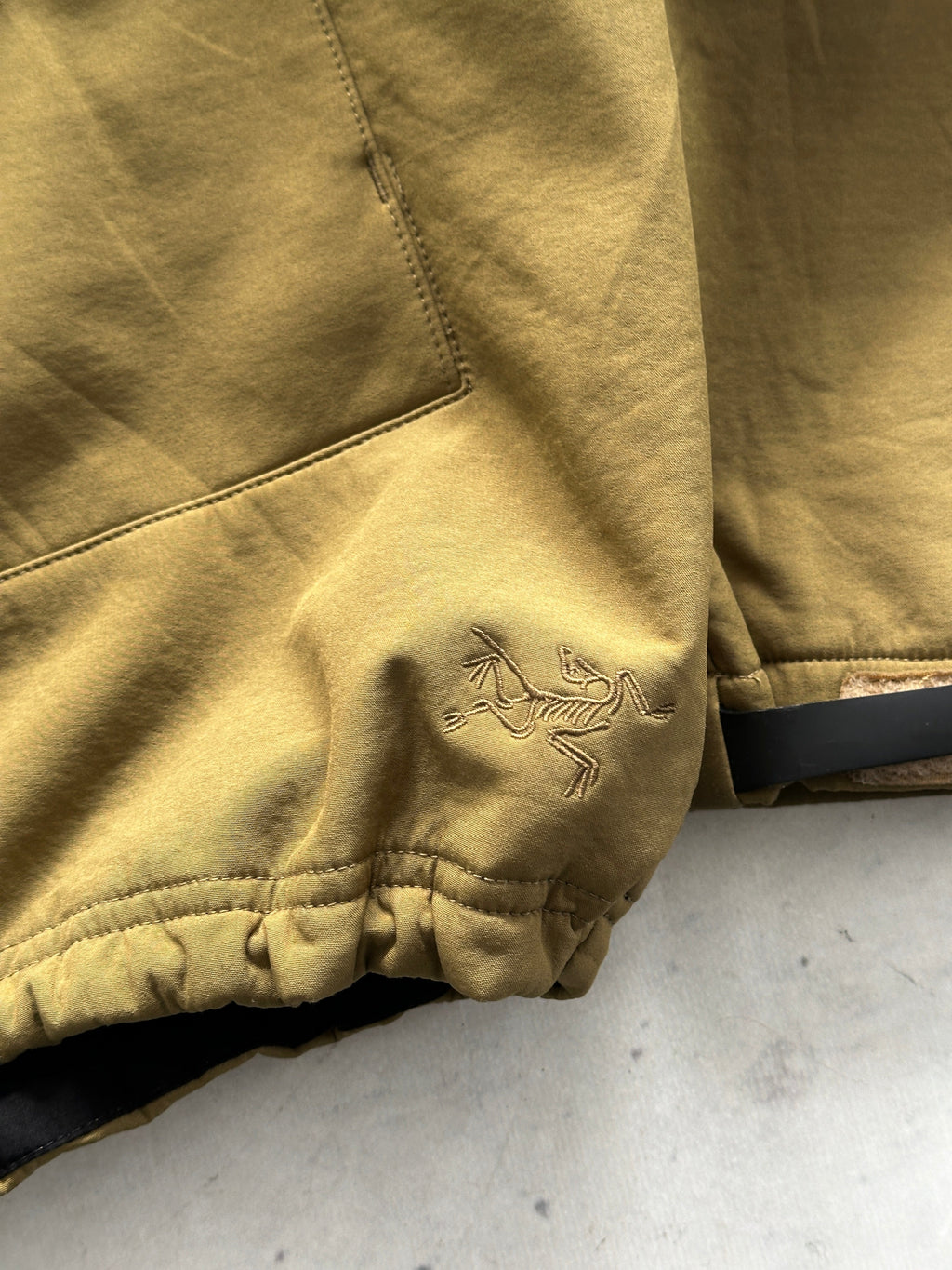 Arc'teryx leaf Zip Up Jacket (S)
