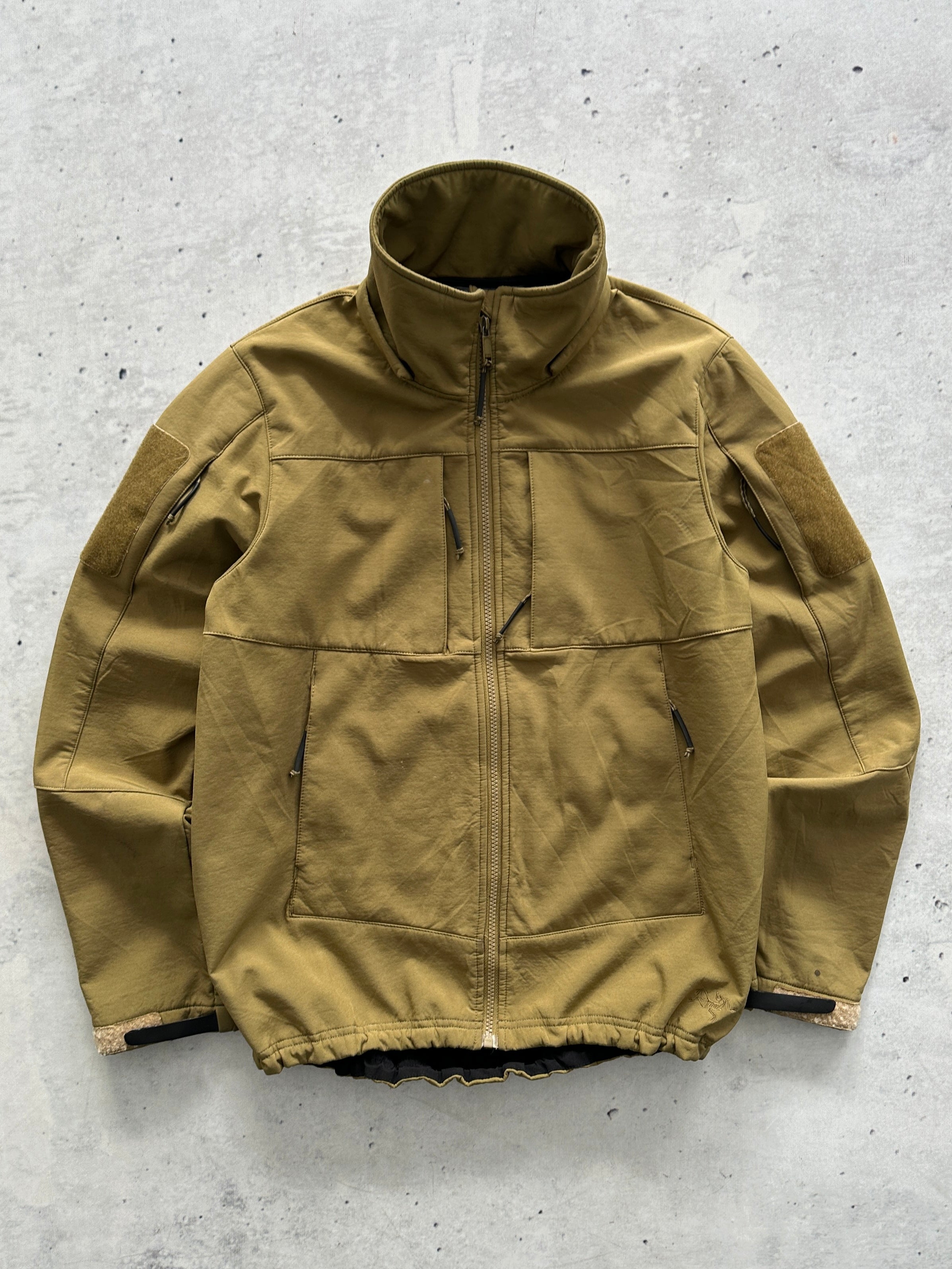Arc'teryx leaf Zip Up Jacket (S)