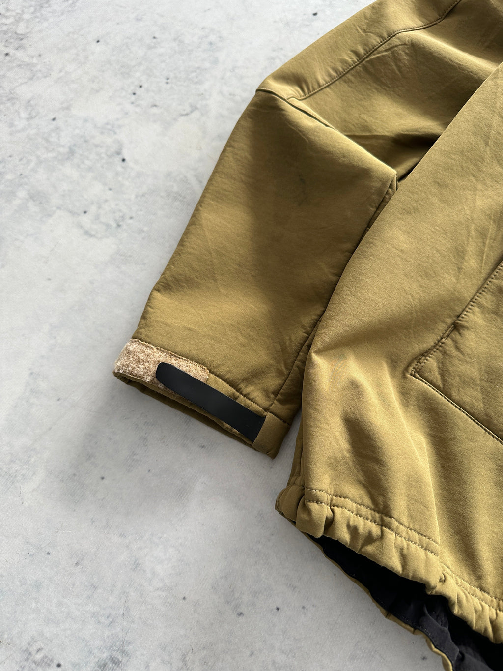 Arc'teryx leaf Zip Up Jacket (S)