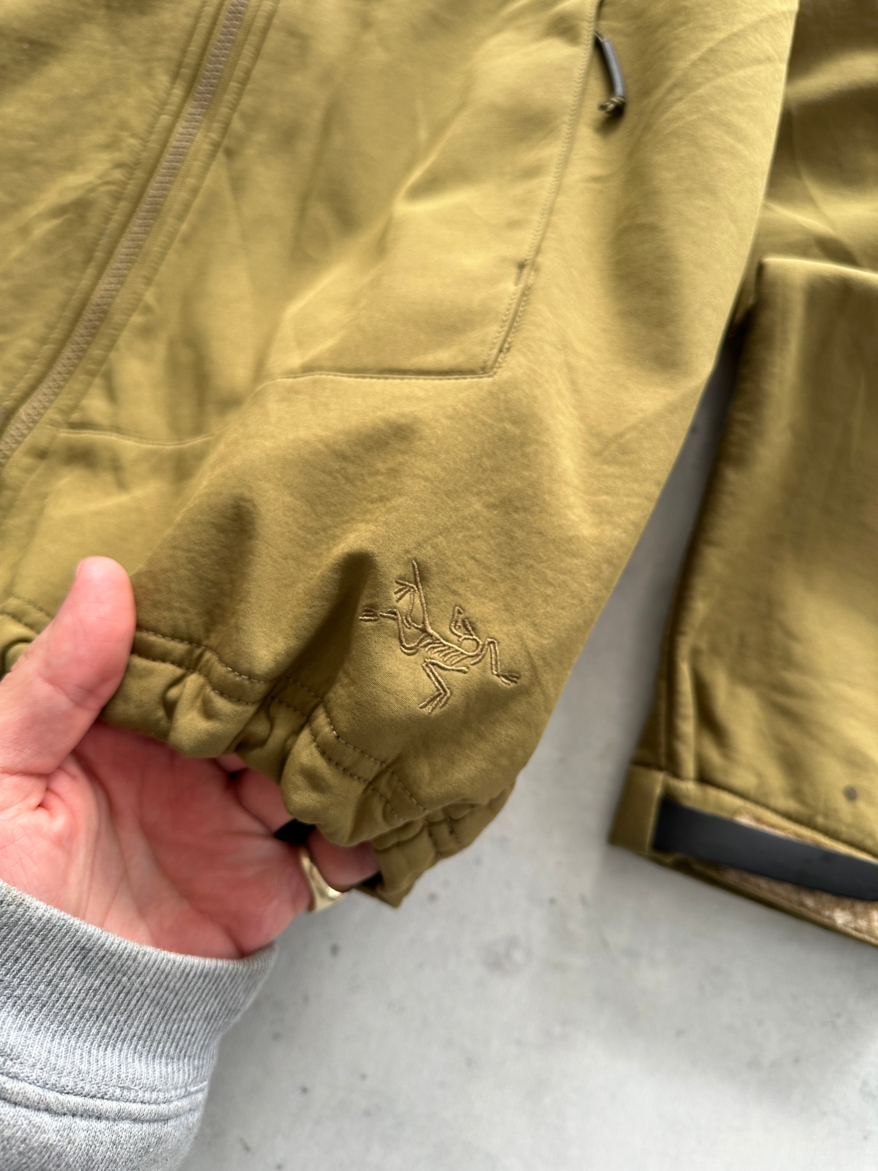Arc'teryx leaf Zip Up Jacket (S)