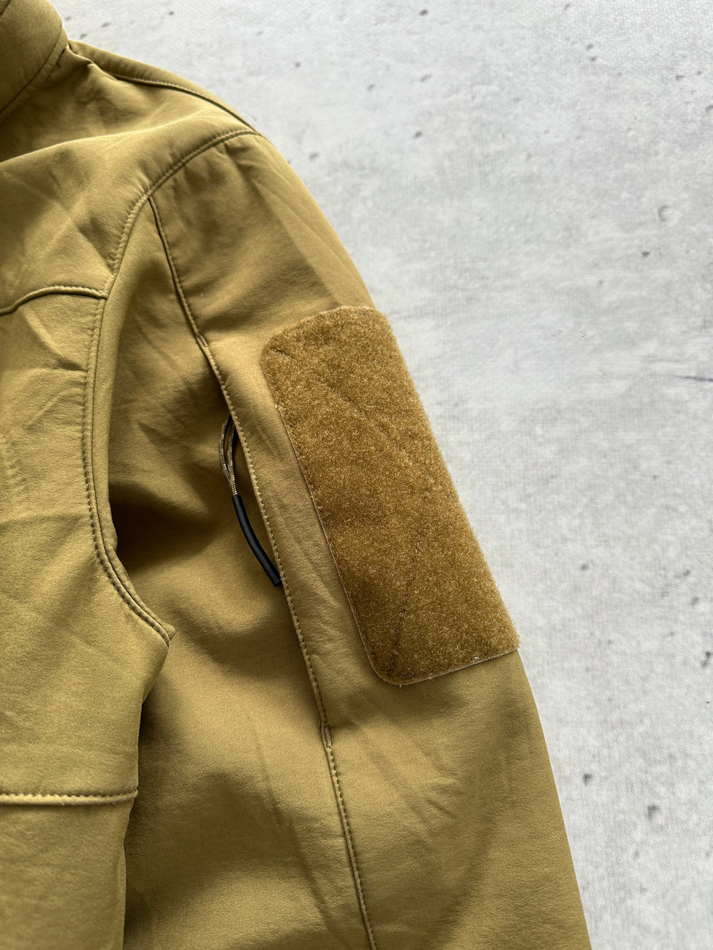 Arc'teryx leaf Zip Up Jacket (S)