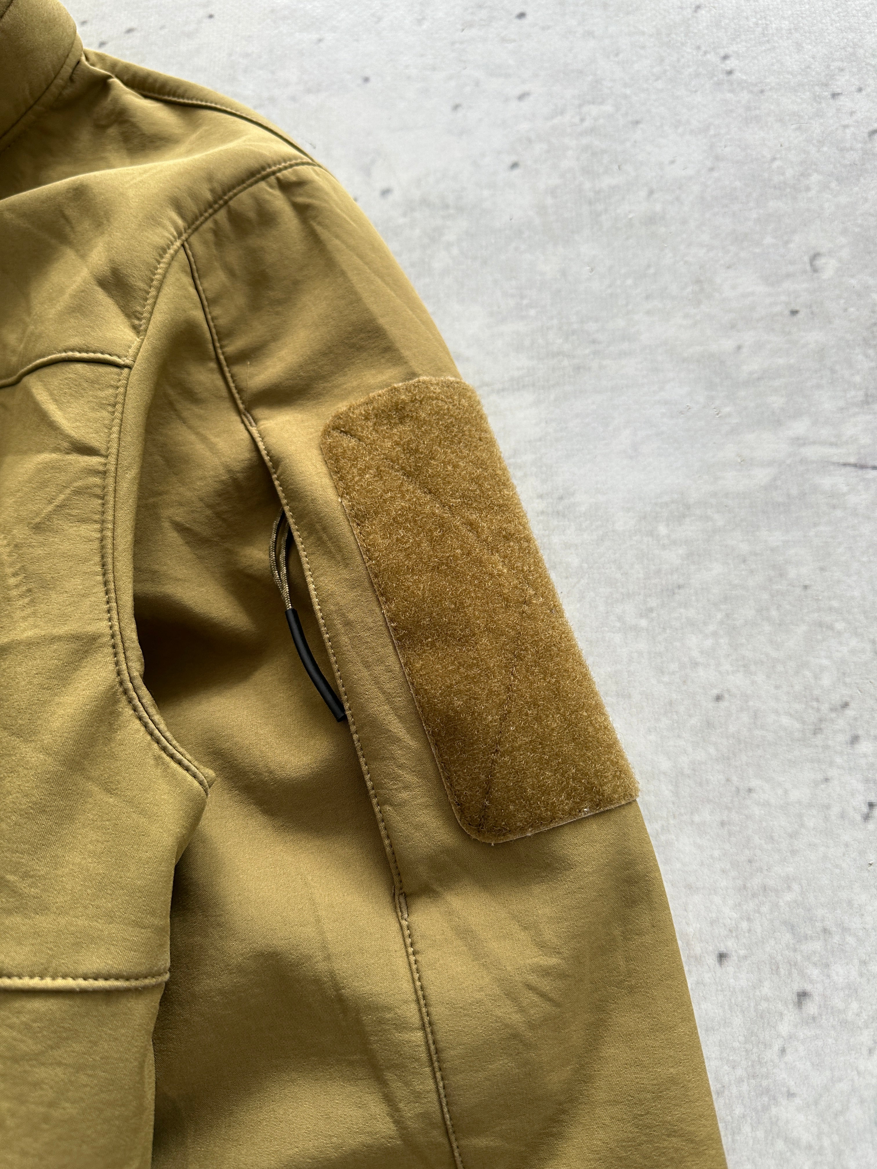 Arc'teryx leaf Zip Up Jacket (S)