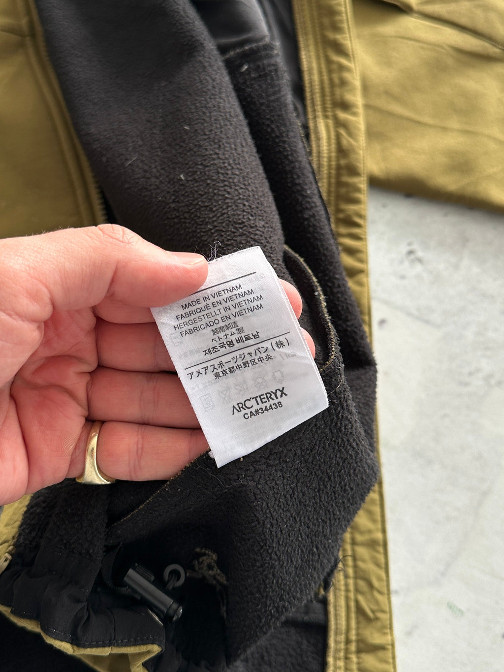 Arc'teryx leaf Zip Up Jacket (S)