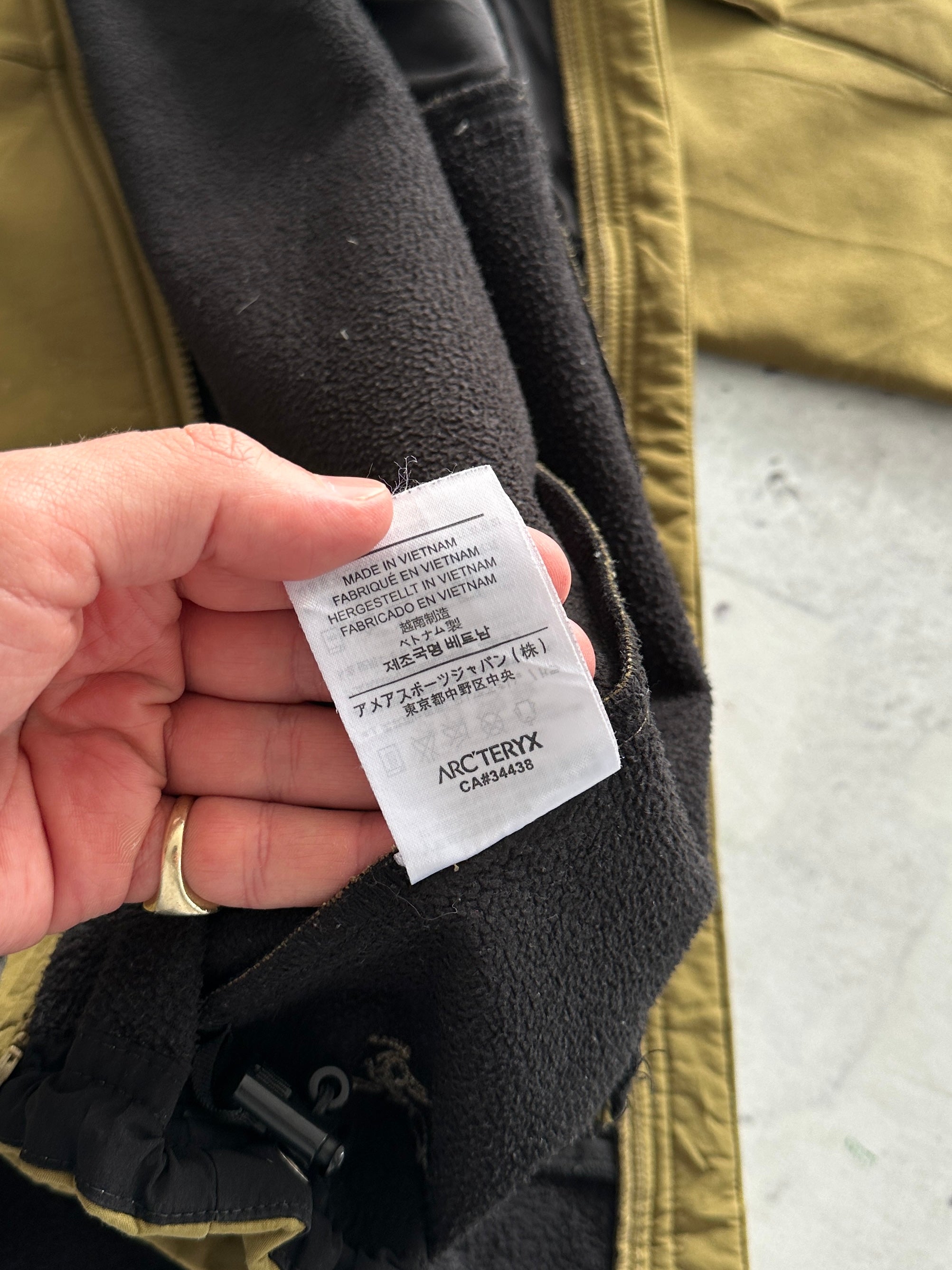 Arc'teryx leaf Zip Up Jacket (S)