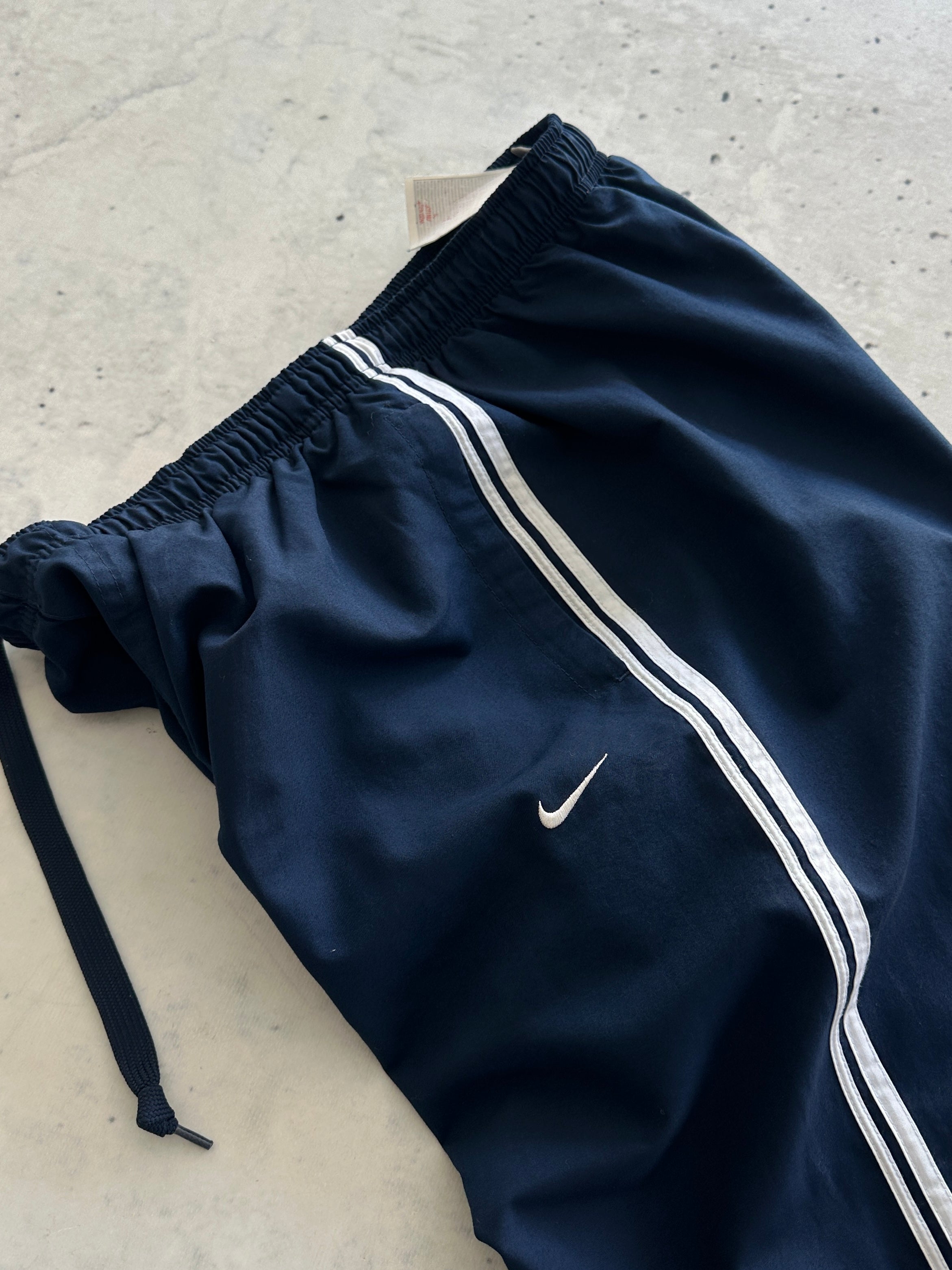 00's Nike Embroidered Swoosh baggy Track Pants (M)