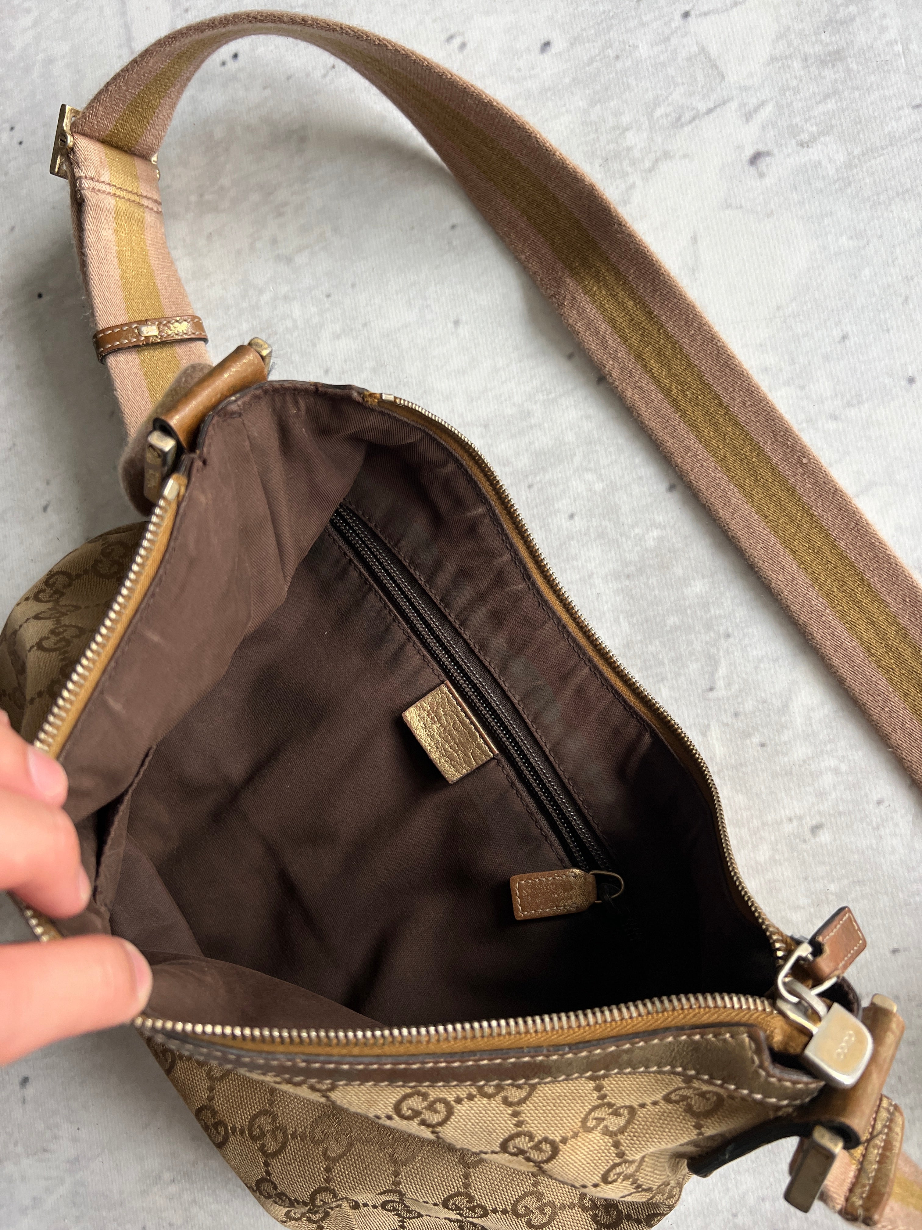 Gucci GG Canvas Shoulder / Crossbody Bag (One Size)