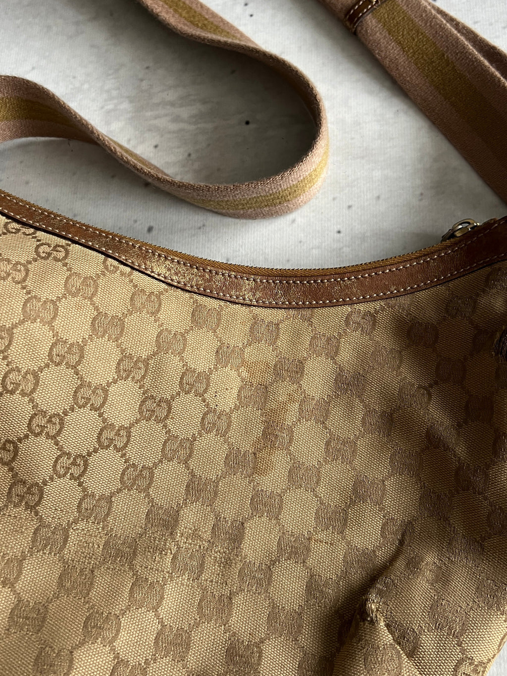 Gucci GG Canvas Shoulder / Crossbody Bag (One Size)