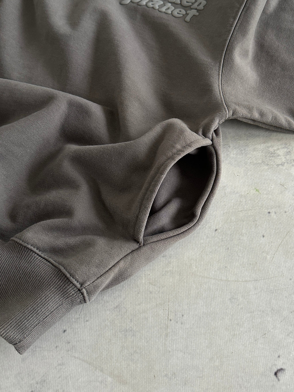 Broken Planet Heavyweight 1/4 Zip Pullover Sweatshirt (S)